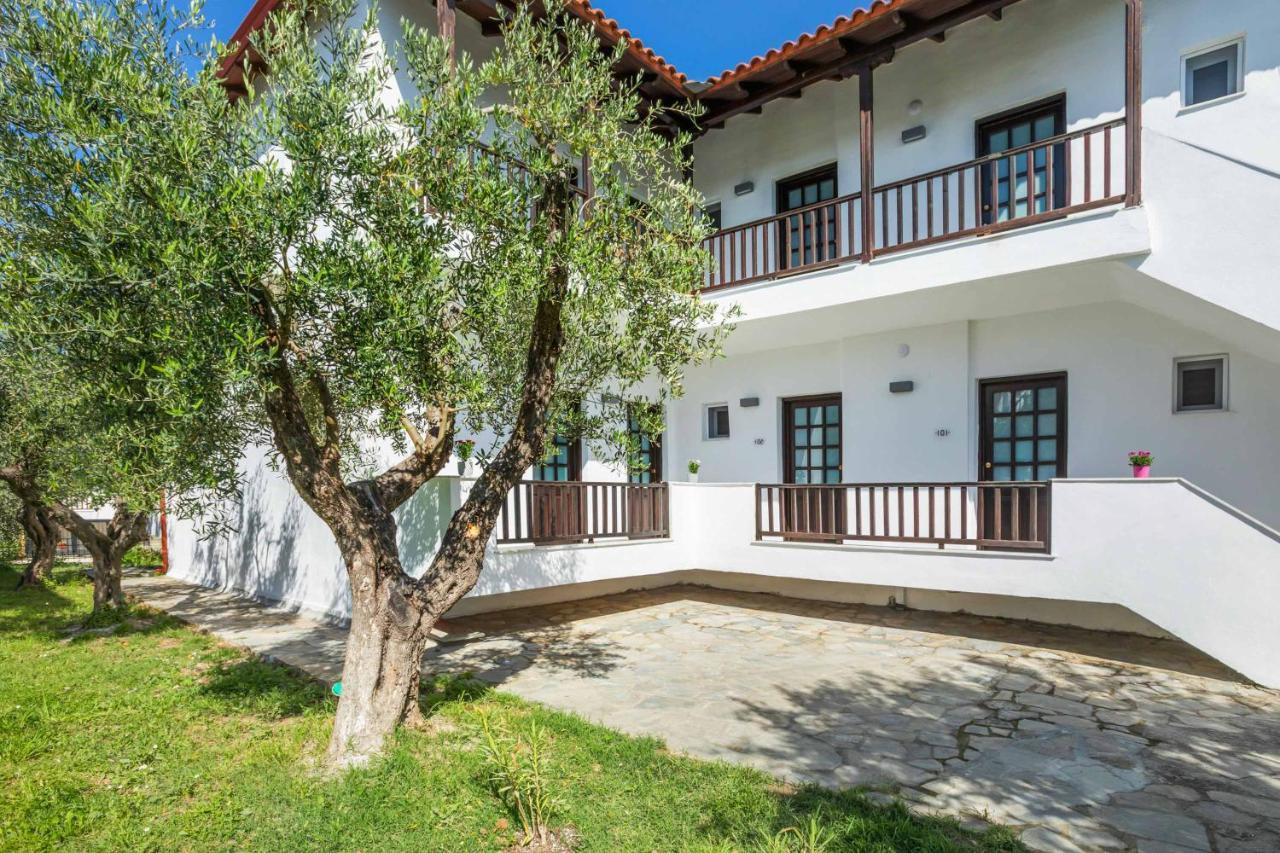 Eleon Suites Afitos Exterior foto